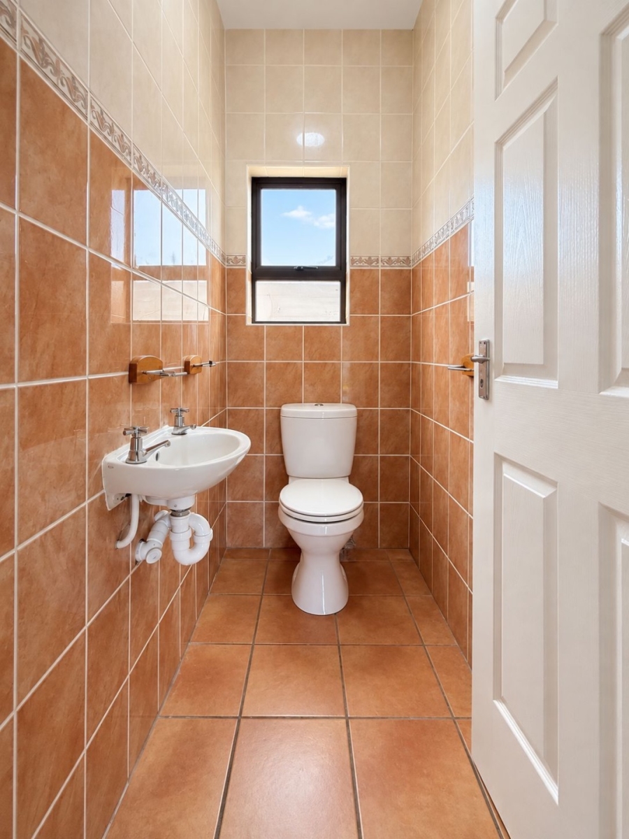 4 Bedroom Property for Sale in Bluewater Bay Eastern Cape